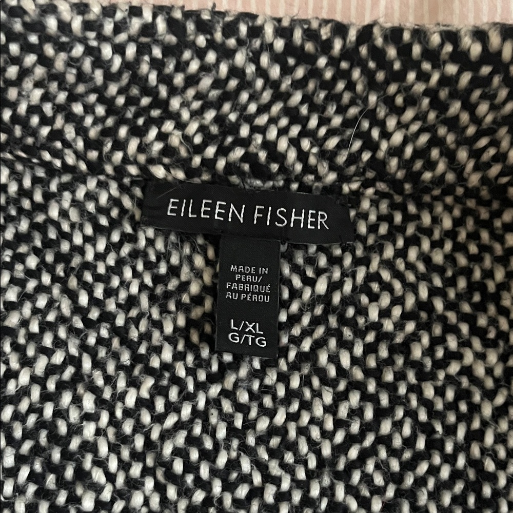 Eileen Fisher Black and White poncho - Picture 4 of 4